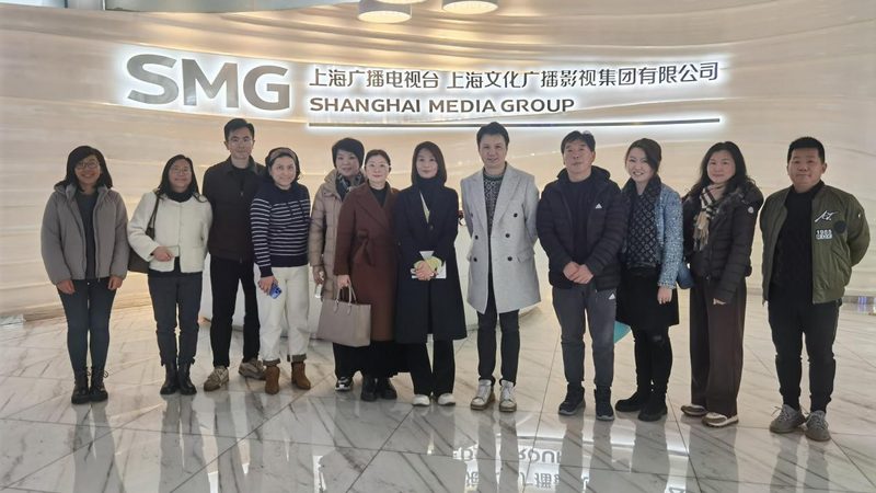 在实际操作中，品牌策划与品牌设计需要相互配合，共同推进品牌建设。以下是一些建议：